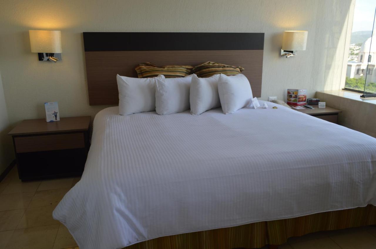 Ramada Hola Culiacan Ngoại thất bức ảnh