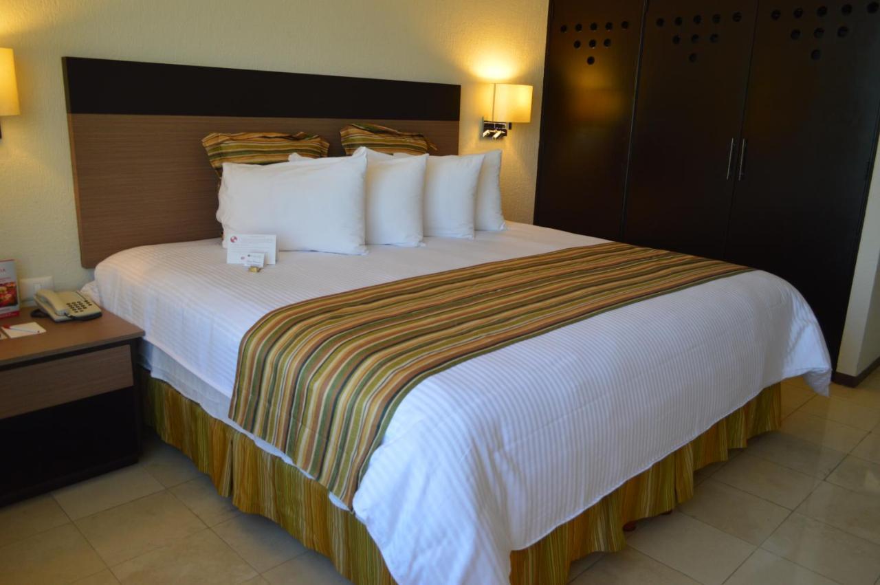 Ramada Hola Culiacan Ngoại thất bức ảnh