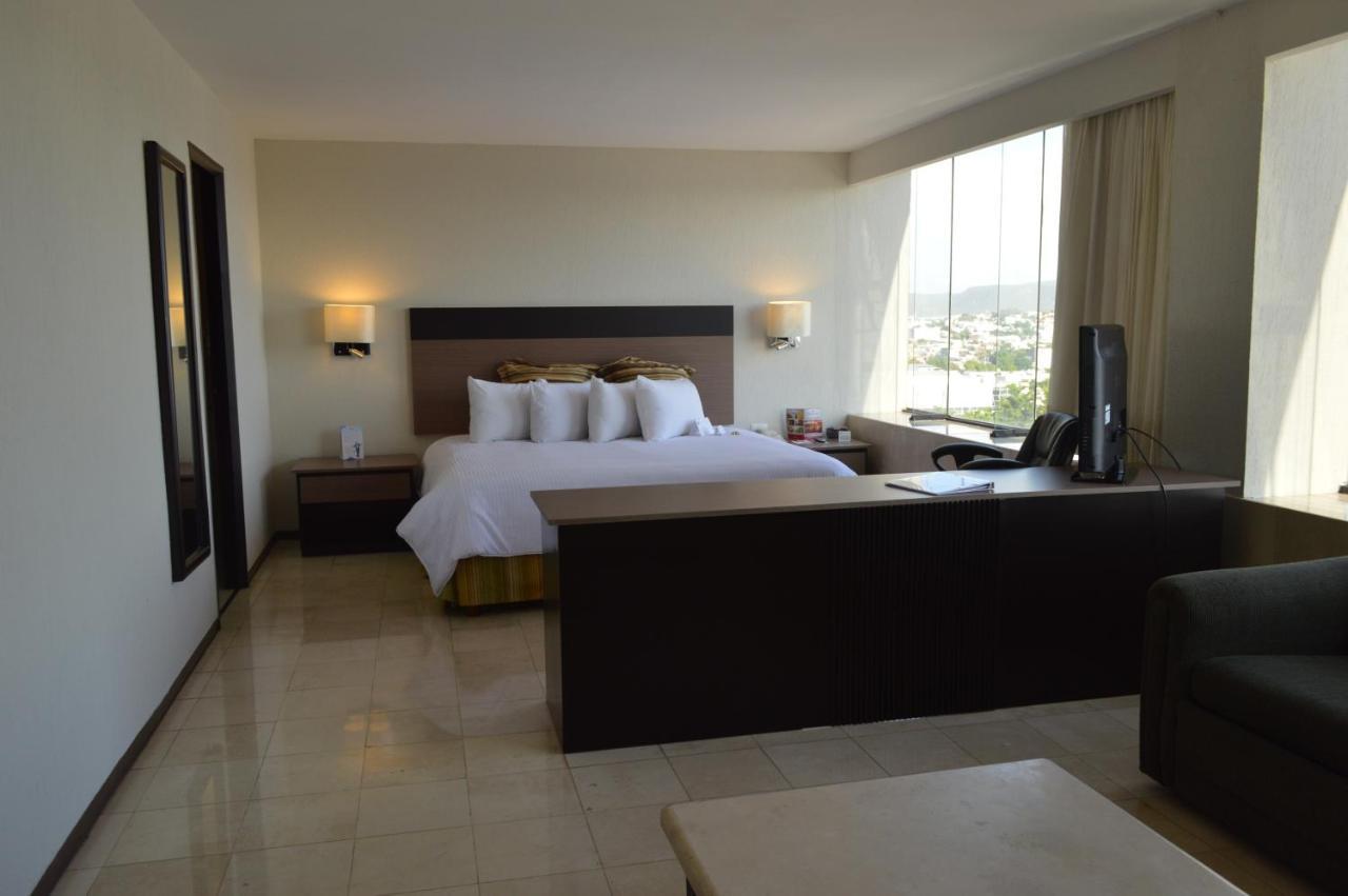 Ramada Hola Culiacan Ngoại thất bức ảnh