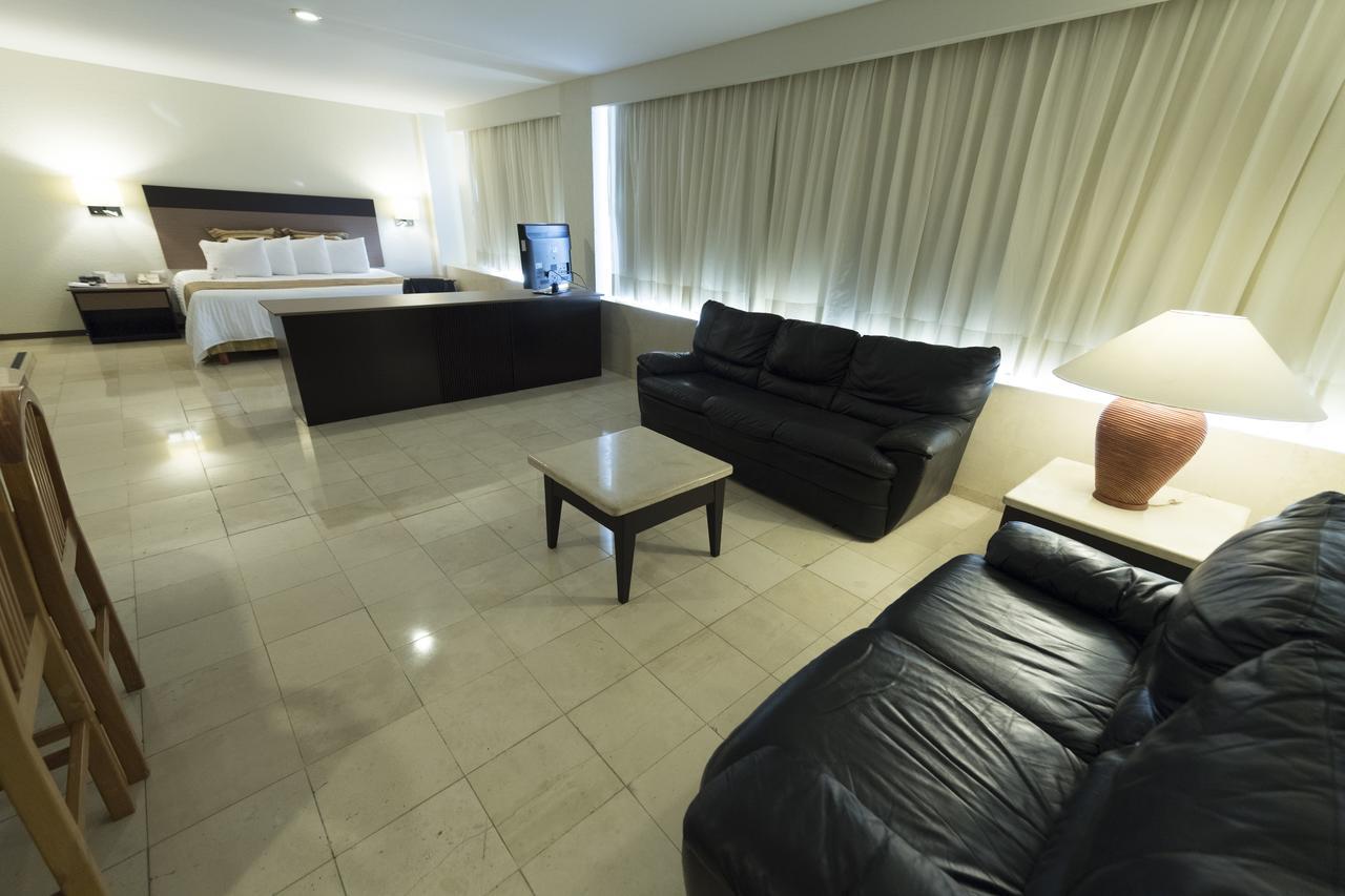 Ramada Hola Culiacan Ngoại thất bức ảnh